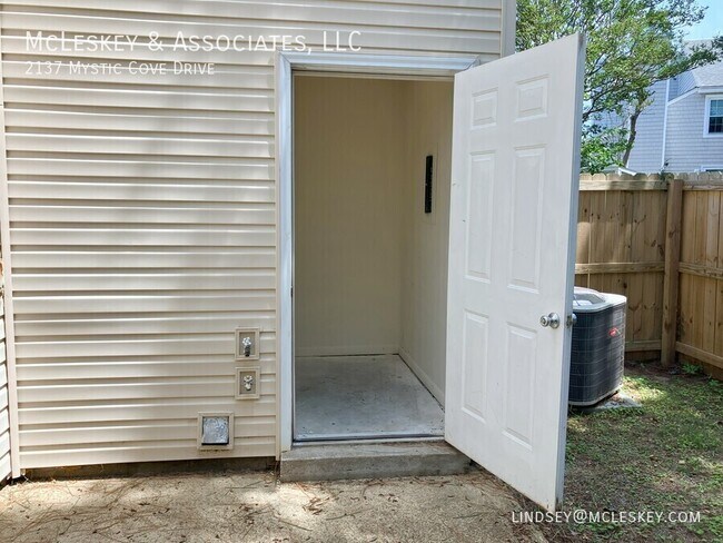 Building Photo - 2137 Mystic Cove Dr