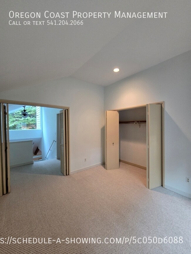 Building Photo - 600 Island Dr