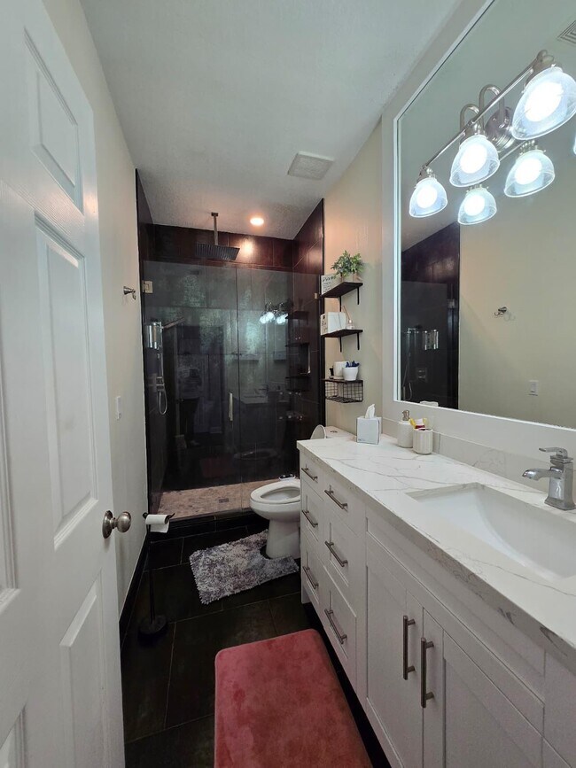 Building Photo - 4102 Artesa Dr