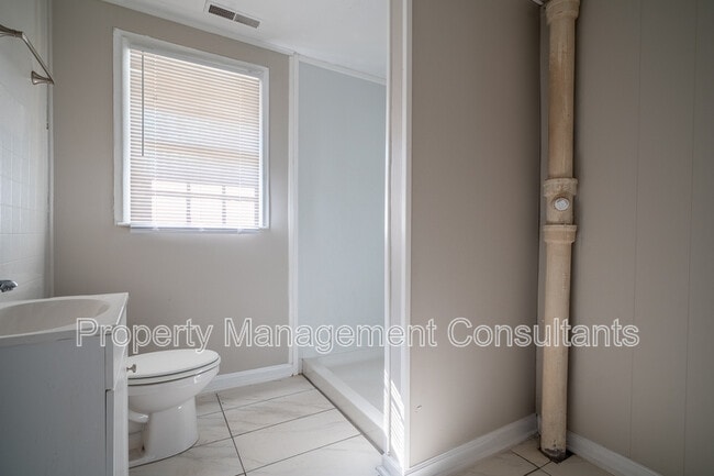 Building Photo - 2208 Old Gurley Pike