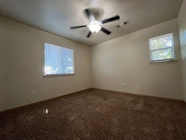 Building Photo - sout1067