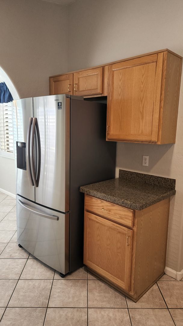 Building Photo - 3 Bedroom Home in Westbank Estates Near E ...