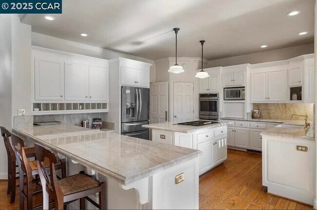 Building Photo - 3109 Stonegate Dr