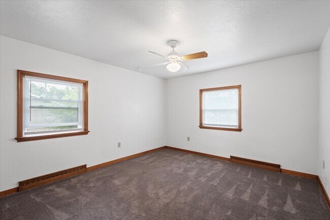 Building Photo - 3635 Poplar Ave