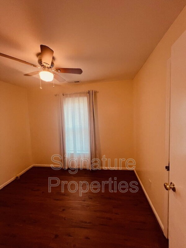 Building Photo - 1805 Maplewood Ave