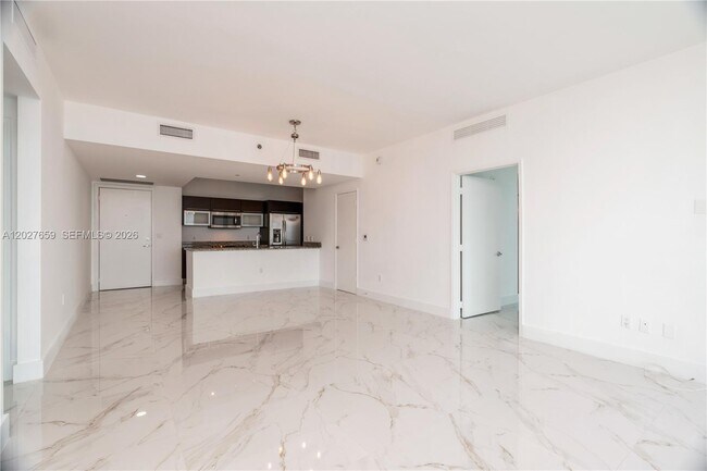 Building Photo - 951 Brickell Ave