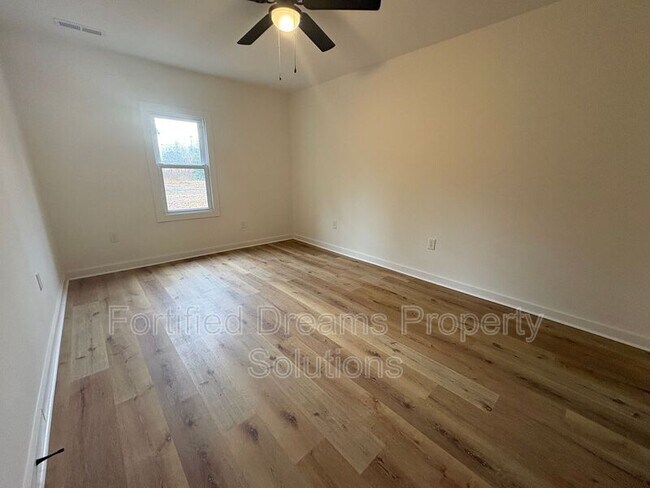 Building Photo - 431 Peeden Dr