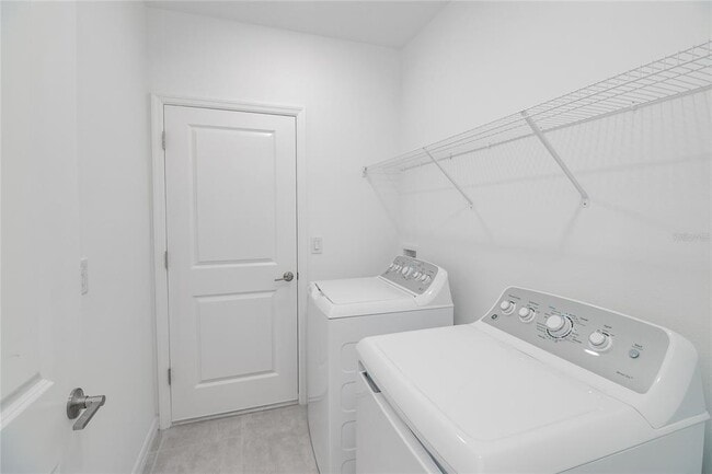 Building Photo - 2068 Babbling Brk Blvd