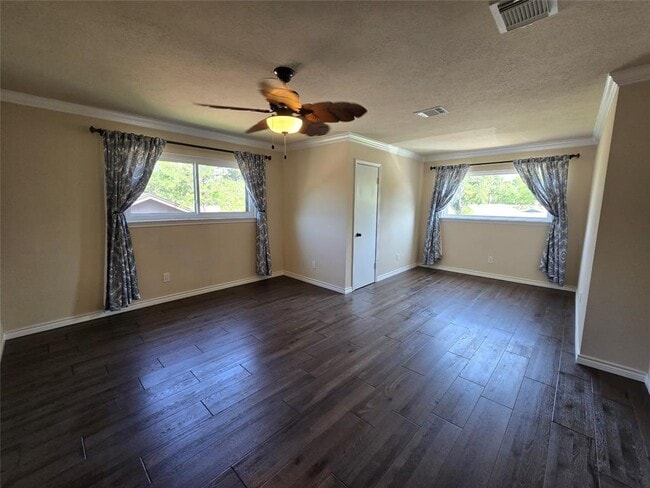 Building Photo - 9211 Kempwood Dr