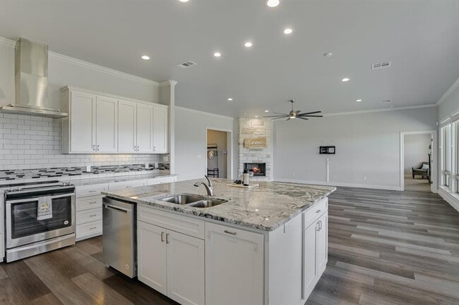 Building Photo - 21003 Twisting Trail