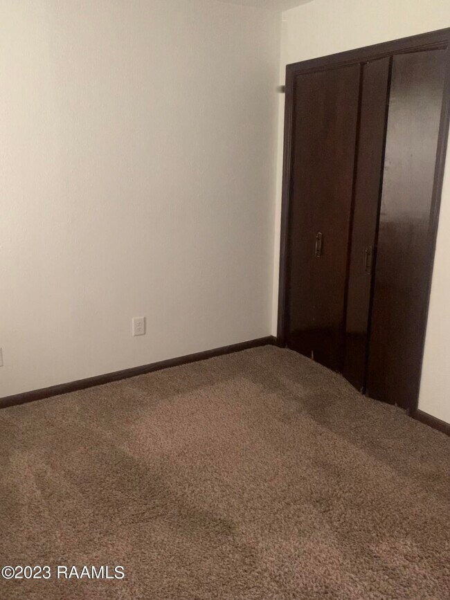 Building Photo - 600 Rim Rd