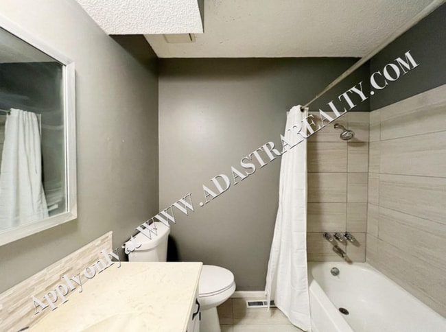 Building Photo - Cozy 4 Bedroom 3 Bath in Olathe-Coming SOON!!