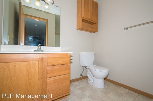 Building Photo - 3 br, 2 bath Apartment - 3577 13th Ave N