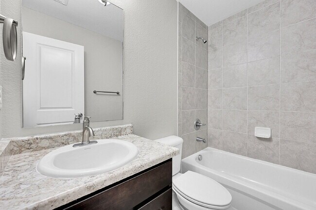 Building Photo - $2,350.00, 3 bed, 2.5 bath located in Peyt...