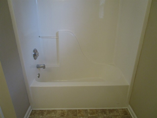 Building Photo - 330 Red Fox Dr