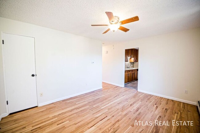 Building Photo - NEWLY RENOVATED - Beautiful 2bed, 1bath in...