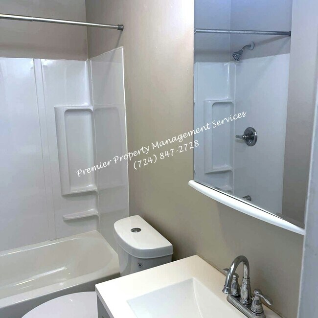 Building Photo - 401 Jackson St