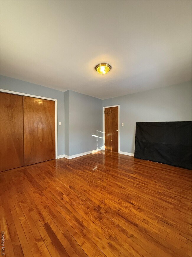 Building Photo - 110-55 64th Rd