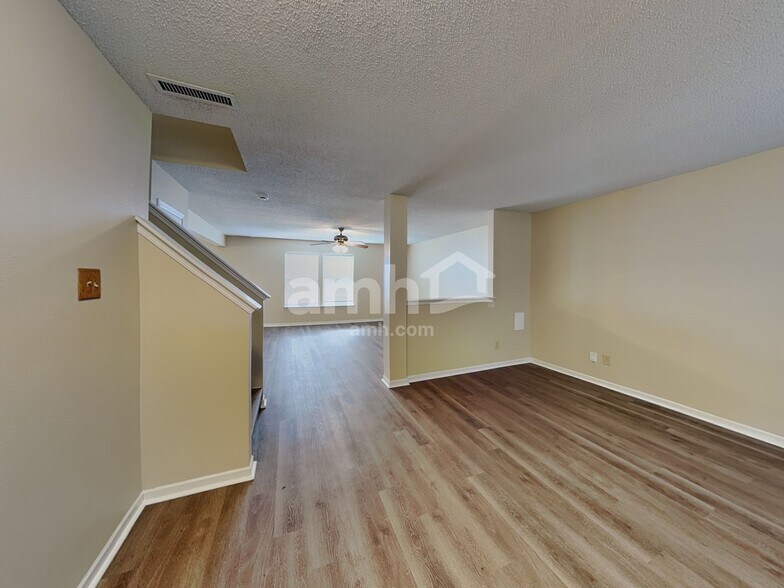 Building Photo - 8845 Limberlost Ct