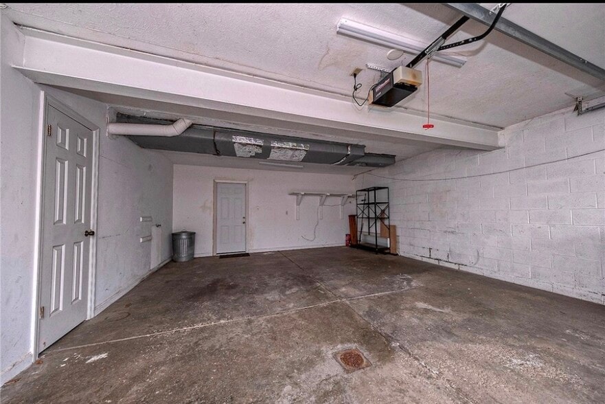 Building Photo - 1342 Quail Run Cir