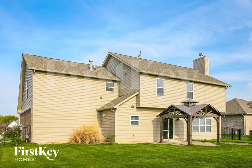 Building Photo - 2135 Woodfield Dr