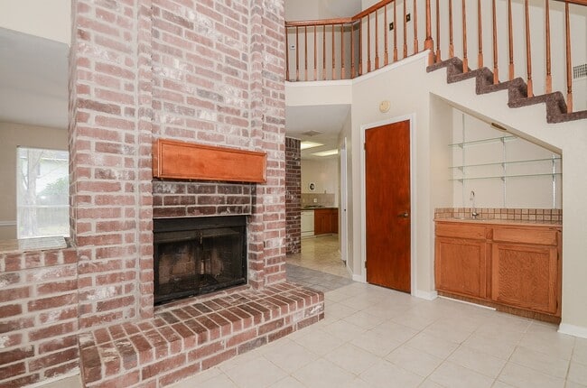 Building Photo - 1722 Foxlake Dr