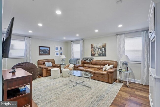 Building Photo - 4402 Medford Dr