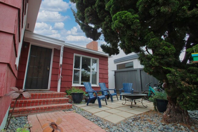 Building Photo - Beautiful 3 BD, 2 BA Home in Bird Rock fea...