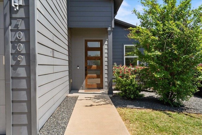 Building Photo - 7009 Zachary Dr