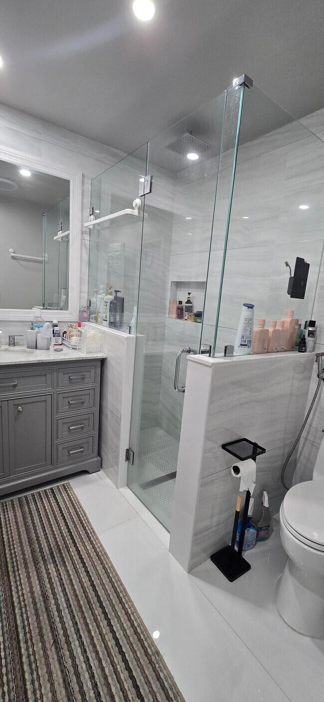 Building Photo - 288 NW 89th Ave