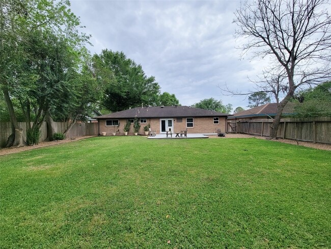 Building Photo - 5846 Ettrick Dr