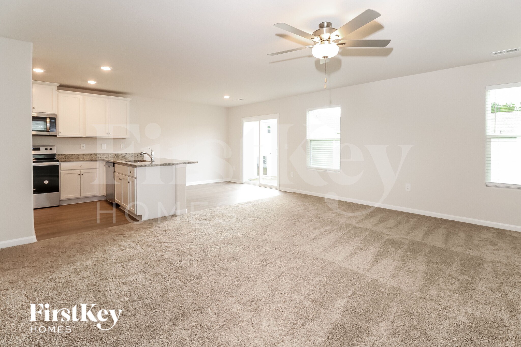 Building Photo - 3040 Cres Lk Ln