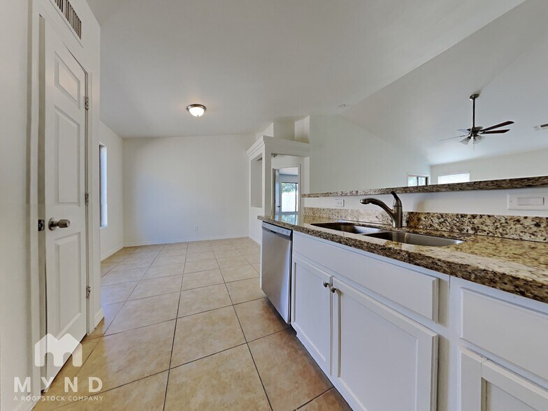 Building Photo - 3005 N 89th Dr