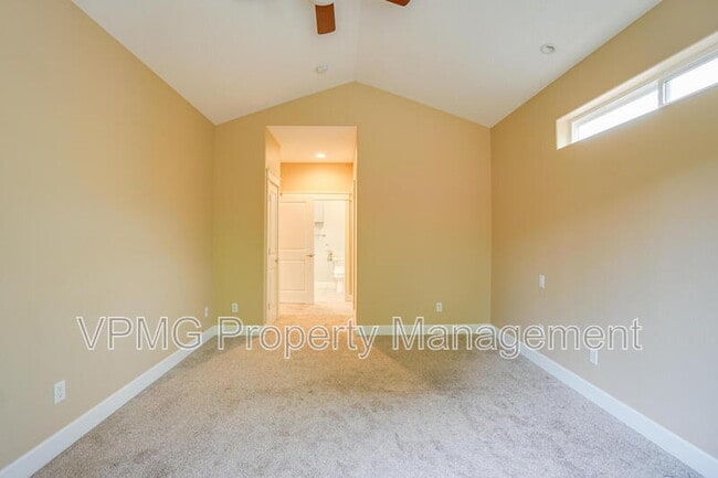 Building Photo - 1403 SE 194th Pl