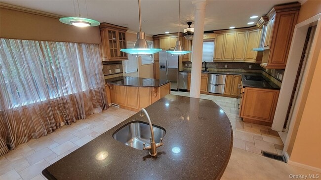 Building Photo - 186-20 Troon Rd