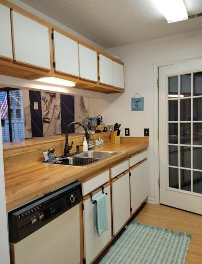 Building Photo - Ocean Pines II - Stunning Coastal Townhome...