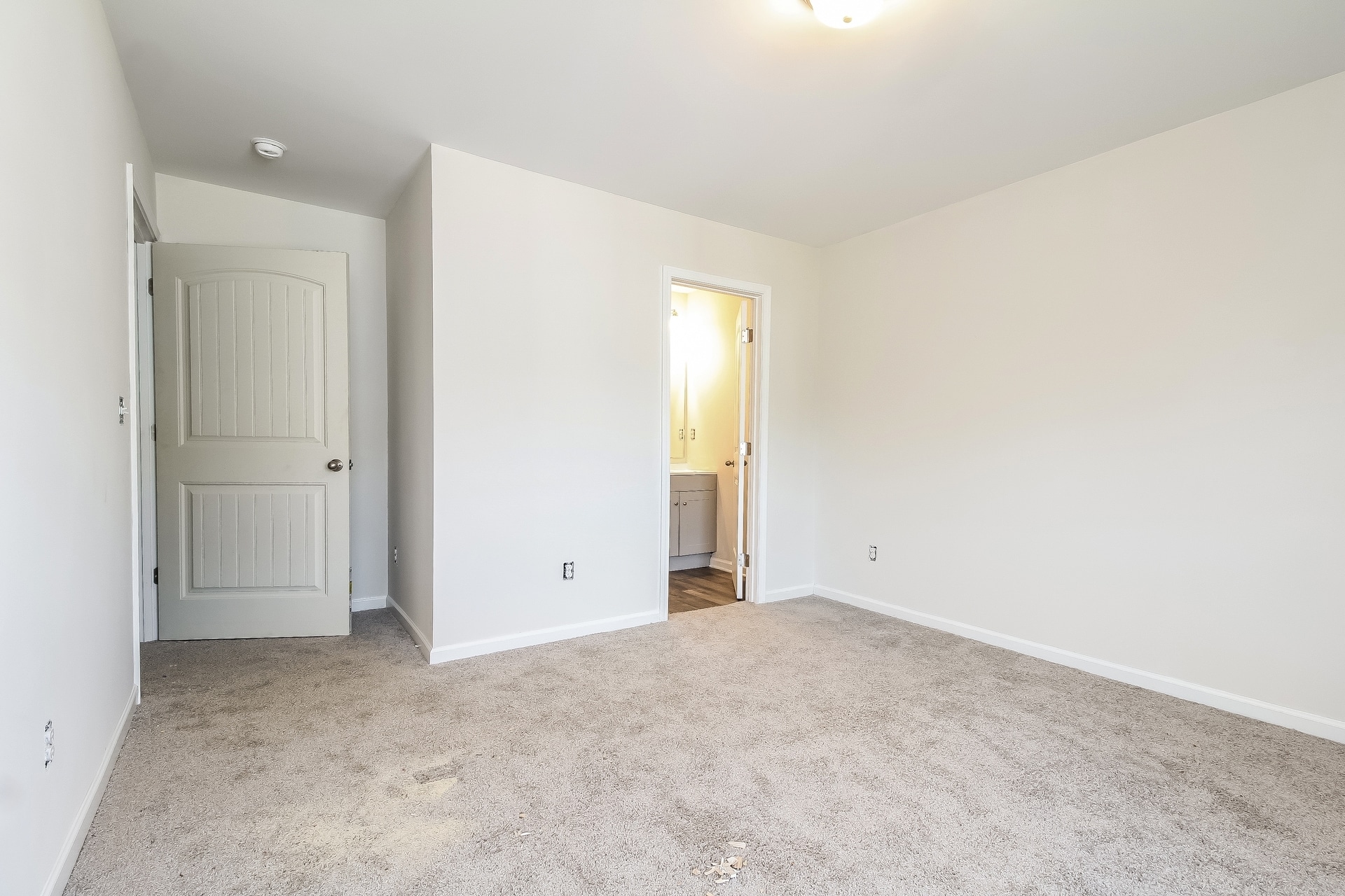 Building Photo - 309 Noble Ln