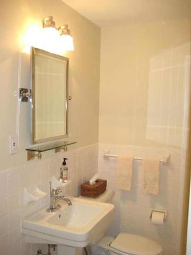 Building Photo - 108 E Burnam Rd