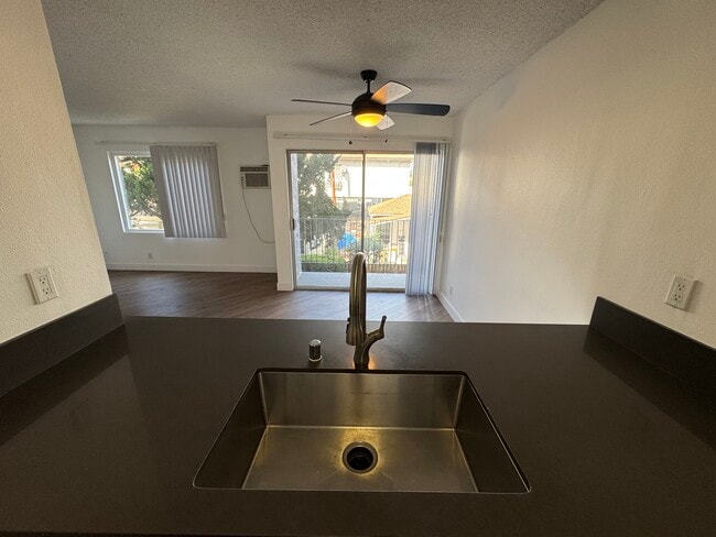 Building Photo - 1234 N Edgemont St