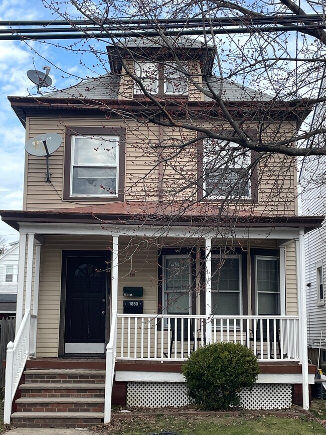 Building Photo - 1850 S Clinton Ave