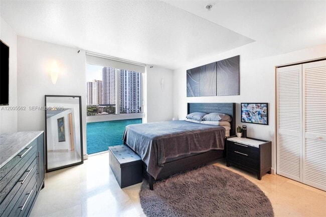 Building Photo - 325 S Biscayne Blvd