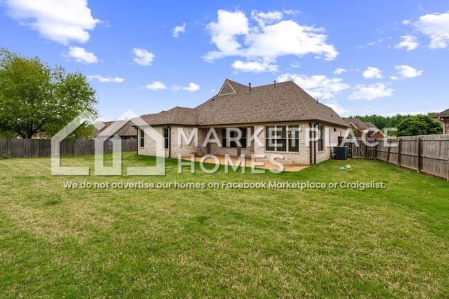 Building Photo - 5057 Maiden Ln