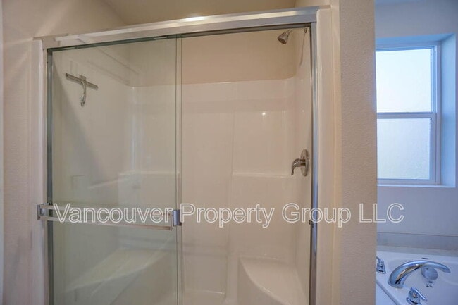 Building Photo - 4945 NE 24th Ave