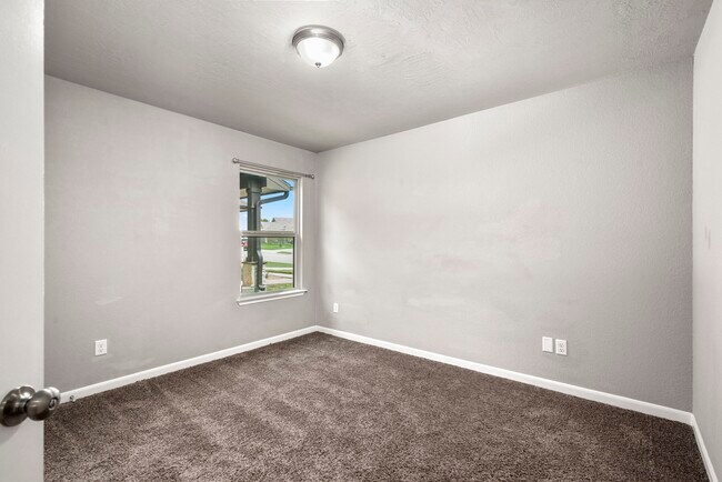 Building Photo - 2131 Naples Wy