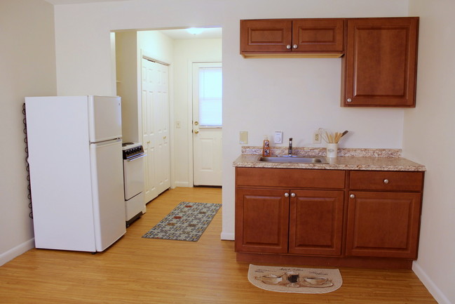 One-Room Studio - College Inn Apartments