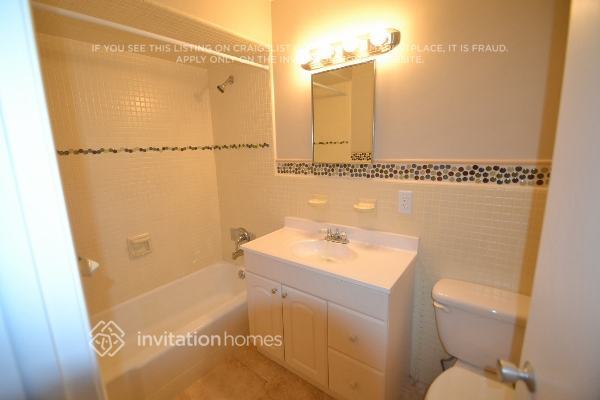 Building Photo - 225 Gleneagles Dr