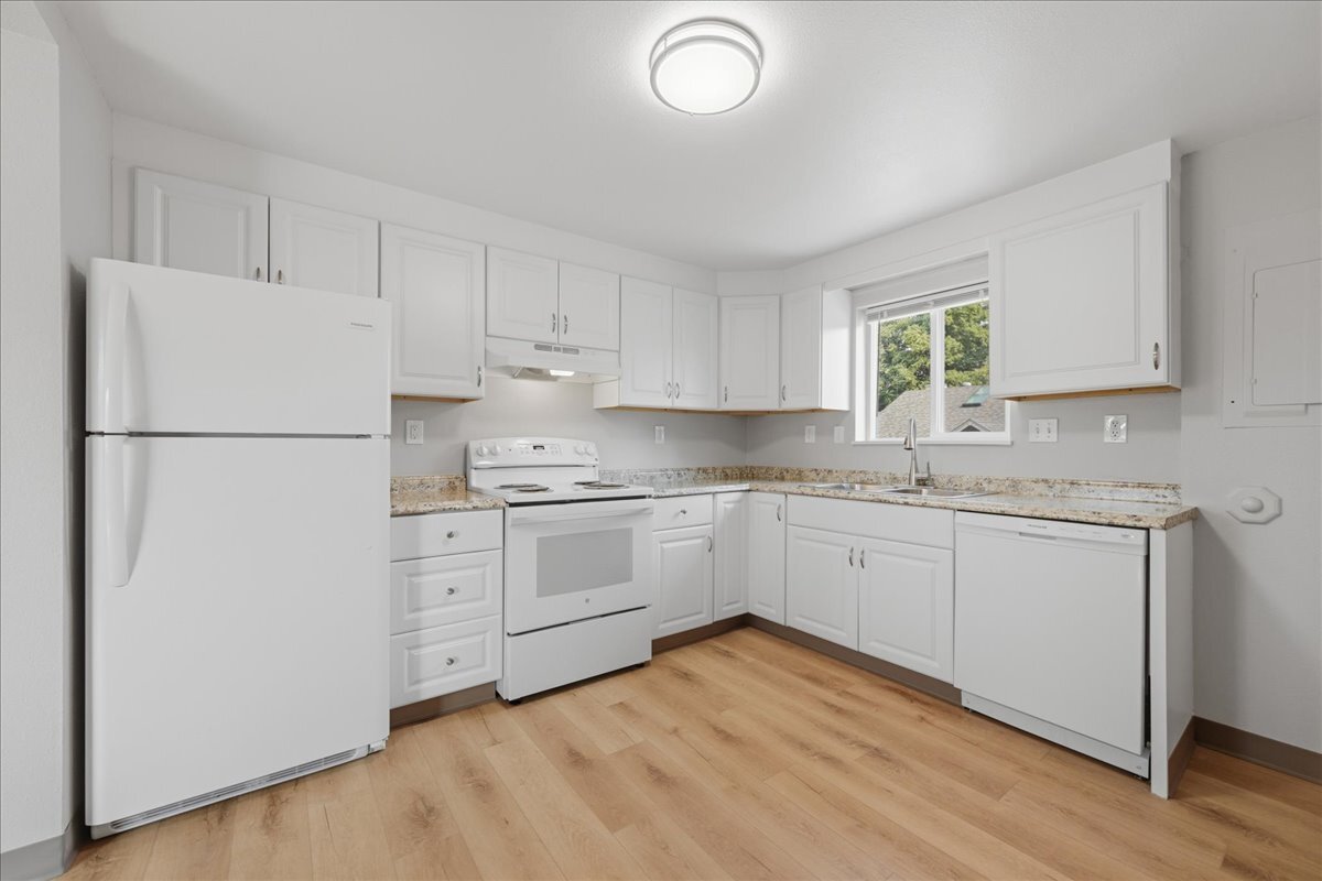 Kitchen - 701 Aztec Dr