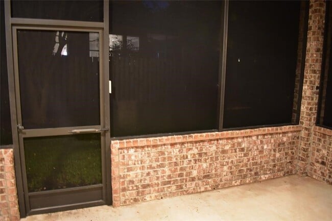 Building Photo - 11110 S Reach