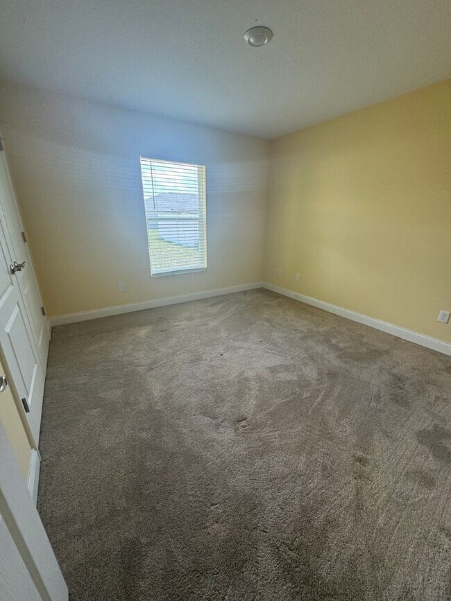 Building Photo - Spacious 4BR/2BA Home in Oaks at Ocala Cro...