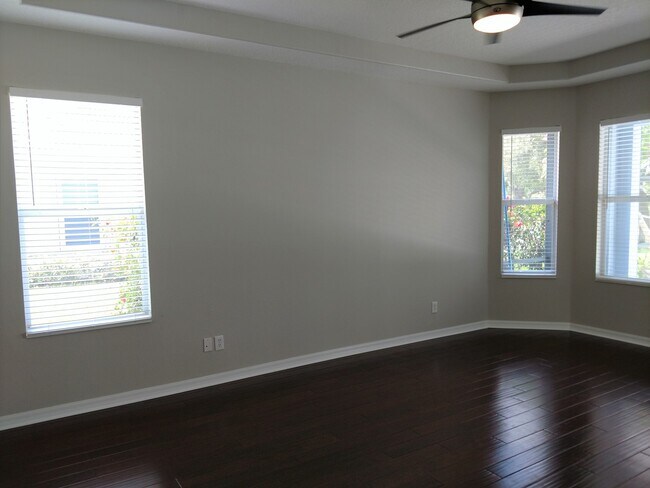 Building Photo - Annual Rental: Luxurious 4 Bedroom 3 bath POOL home in Woodlands of Rivendell! Just Blocks form P...